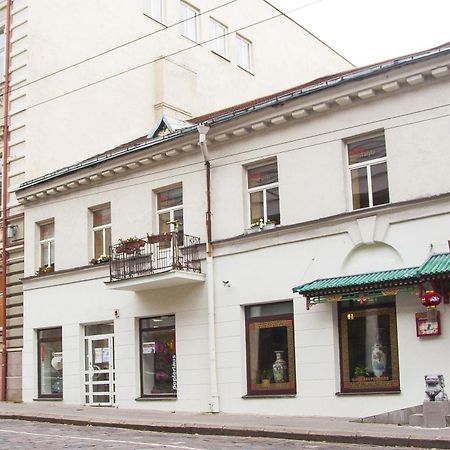 In Astra Bed & Breakfast Vilnius Bagian luar foto