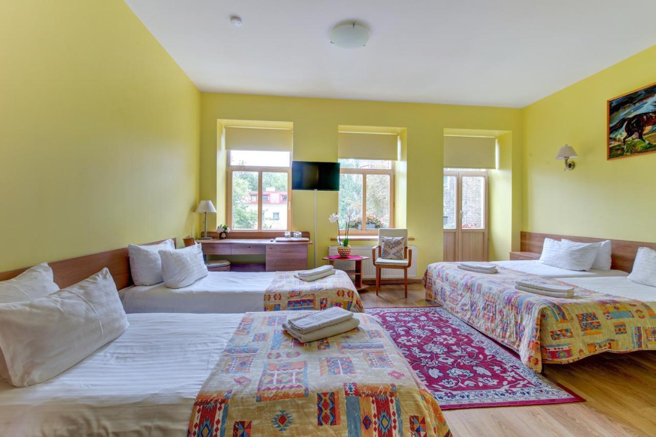 In Astra Bed & Breakfast Vilnius Bagian luar foto