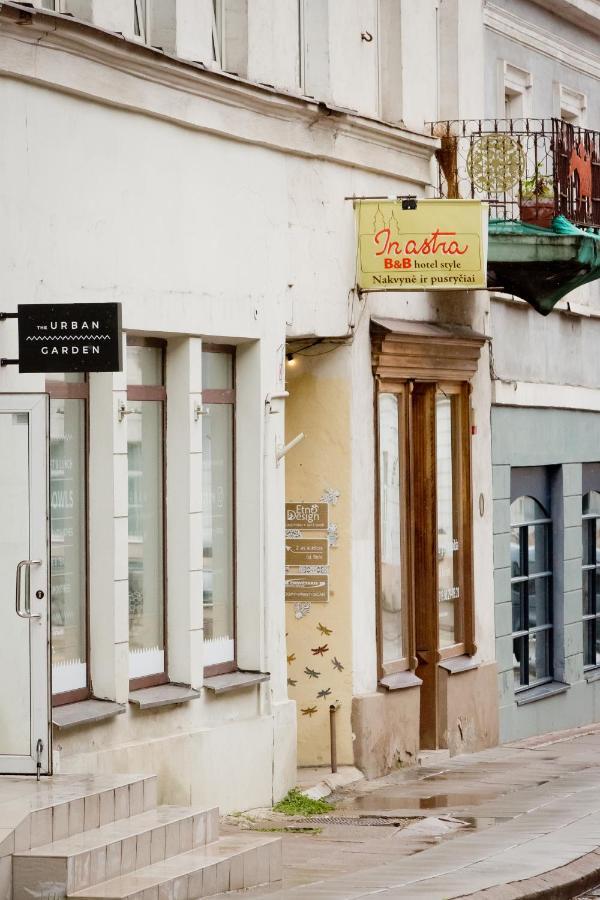 In Astra Bed & Breakfast Vilnius Bagian luar foto
